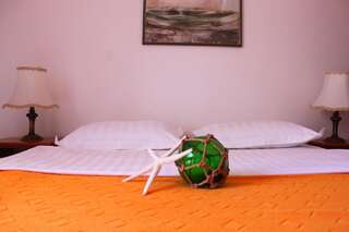 Апартаменты Monten Свети-Стефан Апартаменты "Комфорт" с 2 спальнями и видом на море.-4